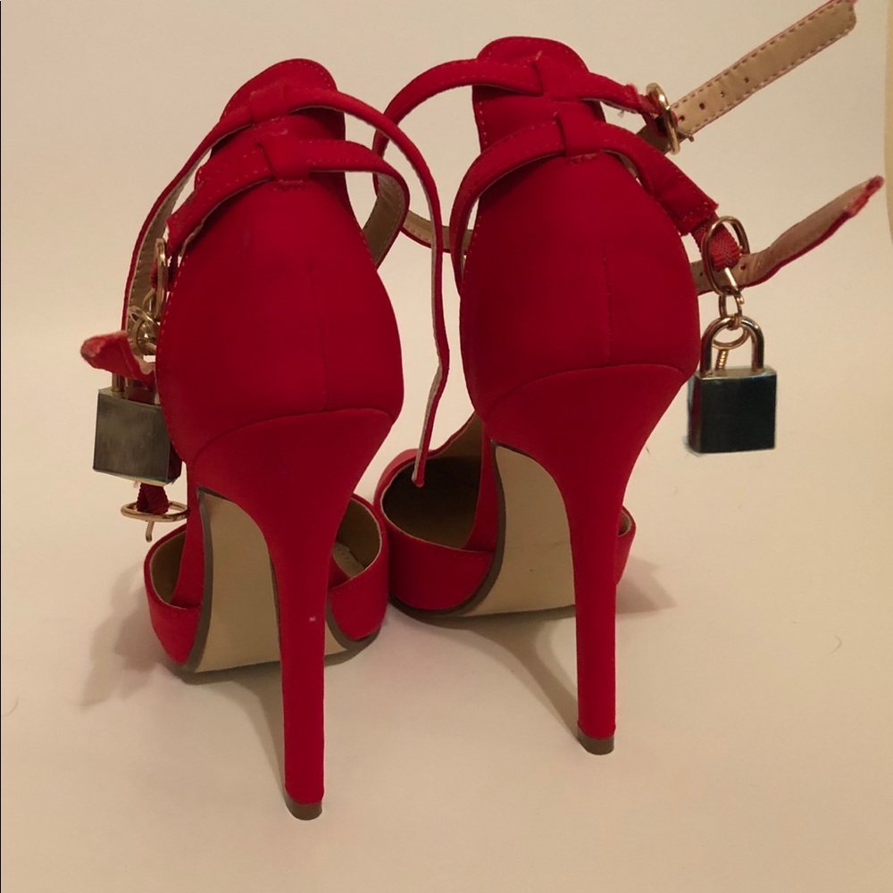 Heels - Picture 4 of 8